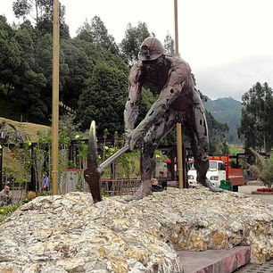 🕍✨ Descubriendo la magia subterránea en la Catedral de Sal de Zipaquirá.