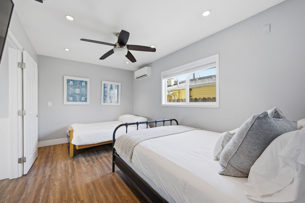 Bedroom 2 (2)