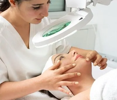 The Glow-Up Starts with the Best Dermatologist in Dubai