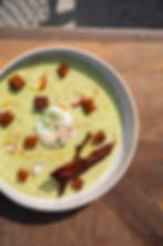 OEUF PARFAIT, CRÈME COURGETTE ET SA CHIPS DE LARD