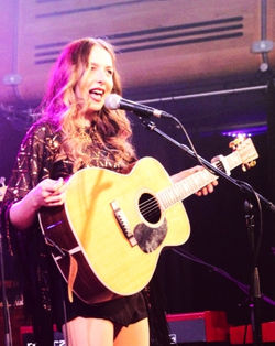 Demi Marrier - Photograph 2