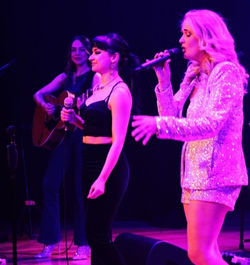 Elles Bailey - Photograph 43