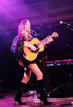 Demi Marrier - Photograph 4