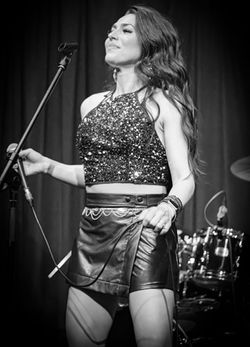 Jessica Lynn - Photograph 12