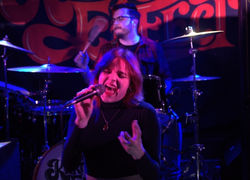 The Damp Matches - Photograph 9