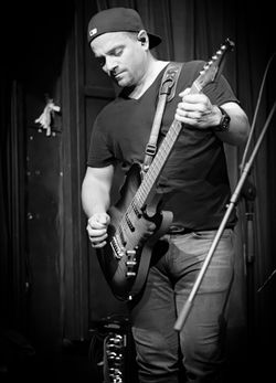 Jessica Lynn - Photograph 5