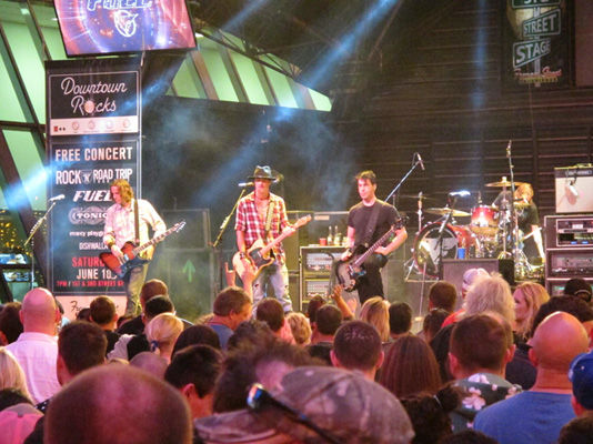 Fuel, Las Vegas, Nevada, USA, June, 2017, Brett Scallions, Fremont Street, Gallery, Metalliville, Fremont Street Experience, Jason Womack, Shannon Boone, Phil Buckman, Untitled, Jesus Or A Gun, Empty Spaces, Mary Pretends, Bad Day, Sunburn, Innocent, Mary Janes Last Dance, Shimmer, Bitter Sweet, Puppet Strings, Hemorrhage In My Hands, Tom Petty, Tom Petty And The Heartbreakers, The Heartbreakers, Saturday, 10th