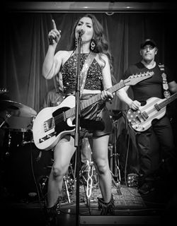 Jessica Lynn - Photograph 17