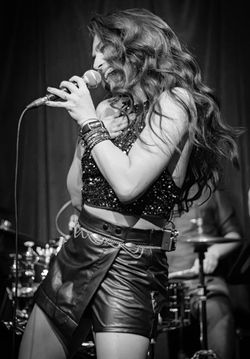 Jessica Lynn - Photograph 15