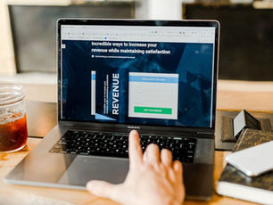 How to Start a Blog That Makes Money (And Gets Free Traffic)