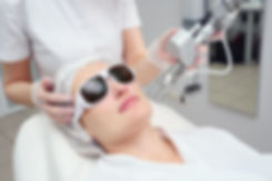 Falten- und Narbenbehandlung mit Fractional CO2-Laser