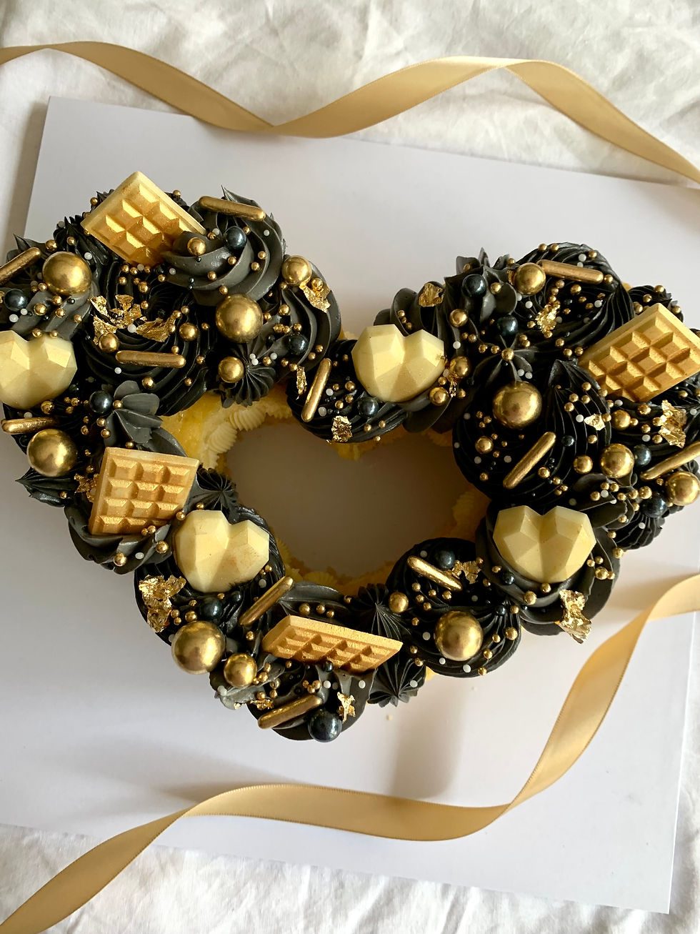 Thumbnail: Small Shaped Cakes