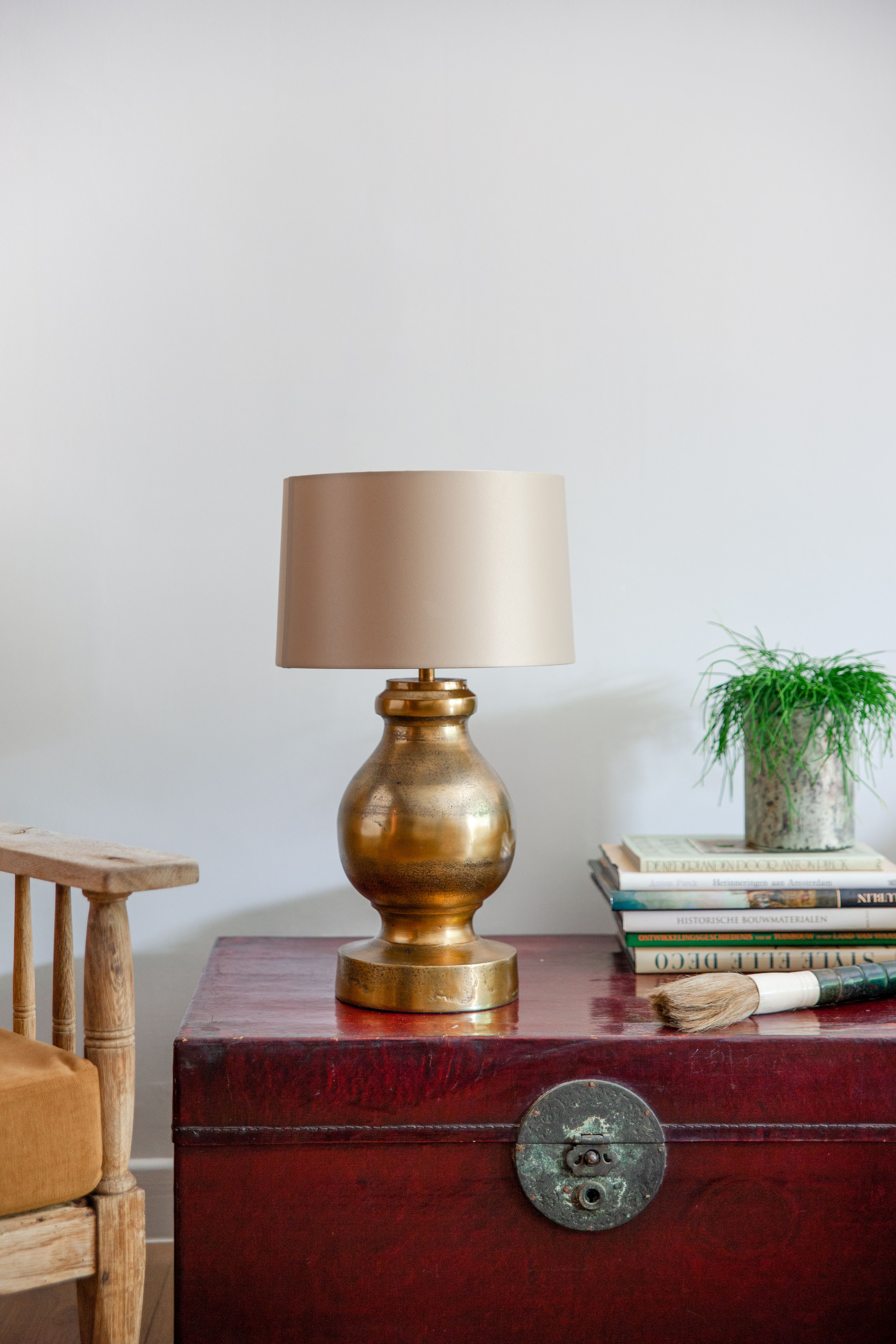 ANTIQUE LOOK GOLDEN TABLELAMP NORA - IRON