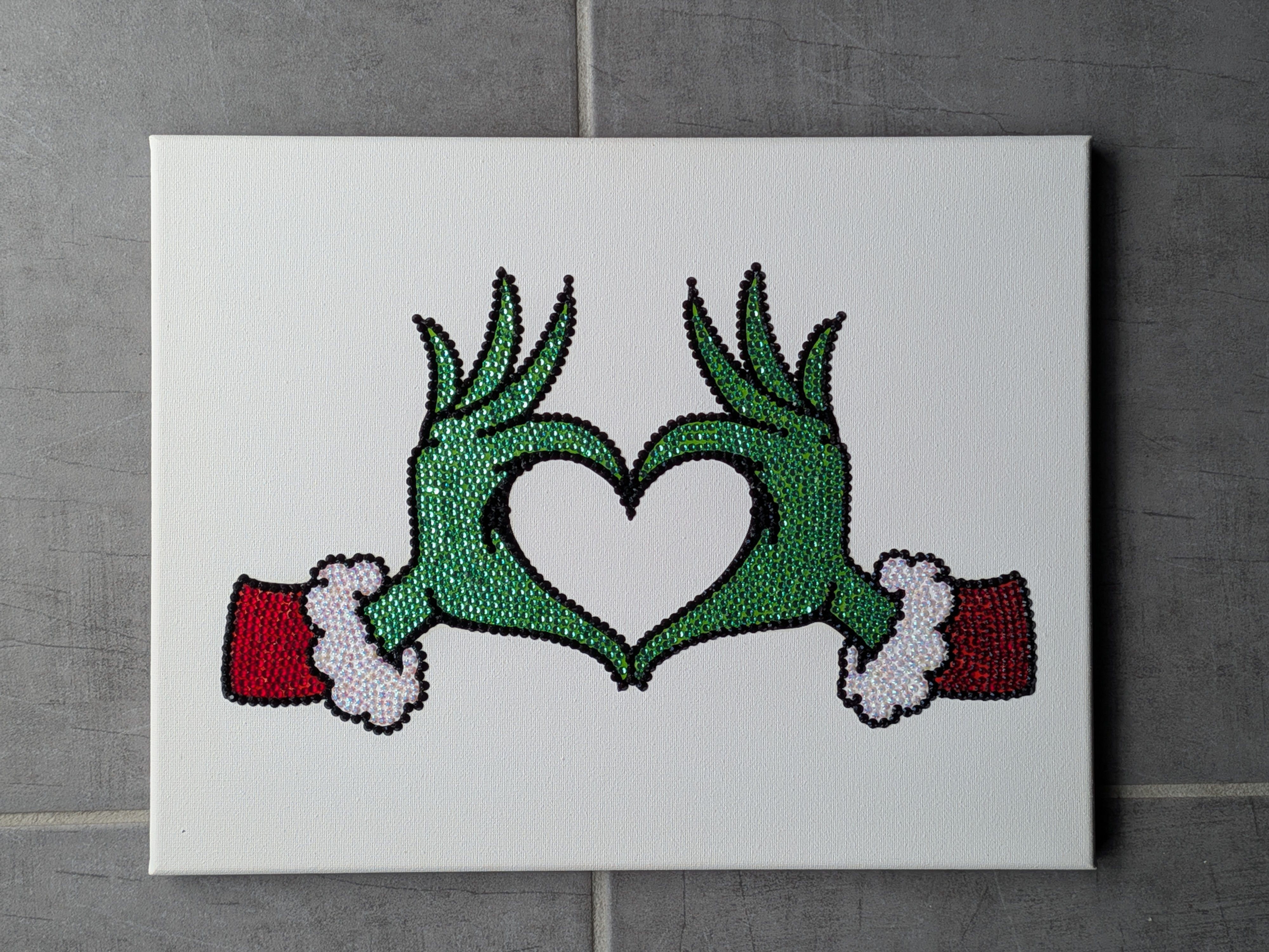 Grinch Heart Art Kit