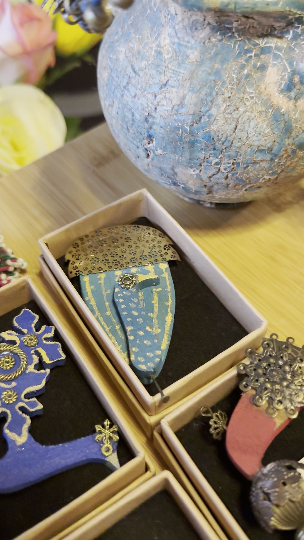 Thumbnail: Timeless Feather Brooch