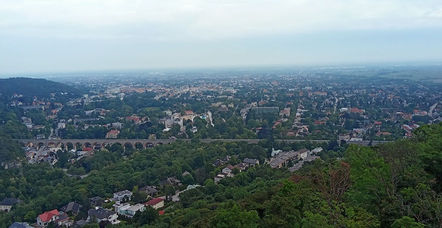 Blick vom Turm der Burgruine Rauheneck