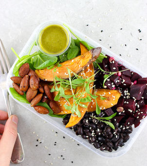 The Advantages Of Buying A Vending Machine From The Jar - Healthy Vending