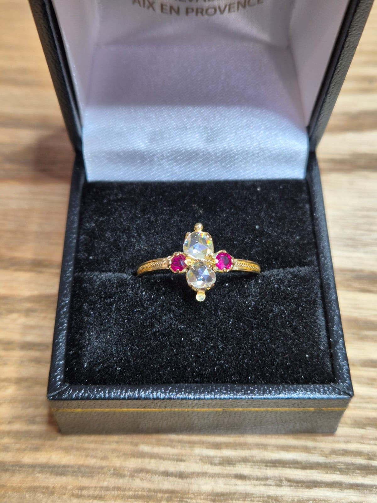 Bague rubis et diamants