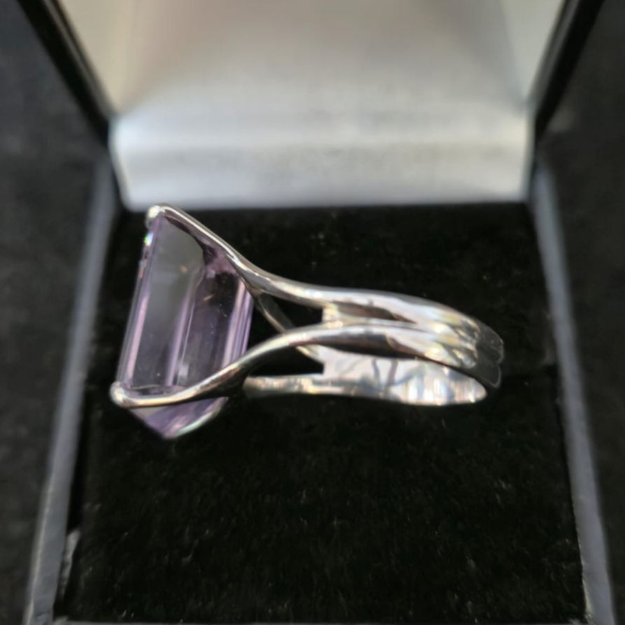 Miniature : Bague Mauboussin "Moi non plus" d'occasion – Or Blanc & Améthyste