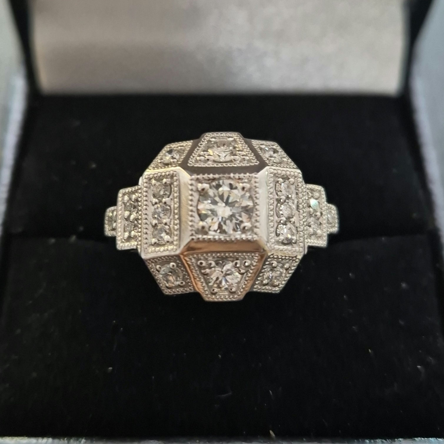 Bague style art déco diamants