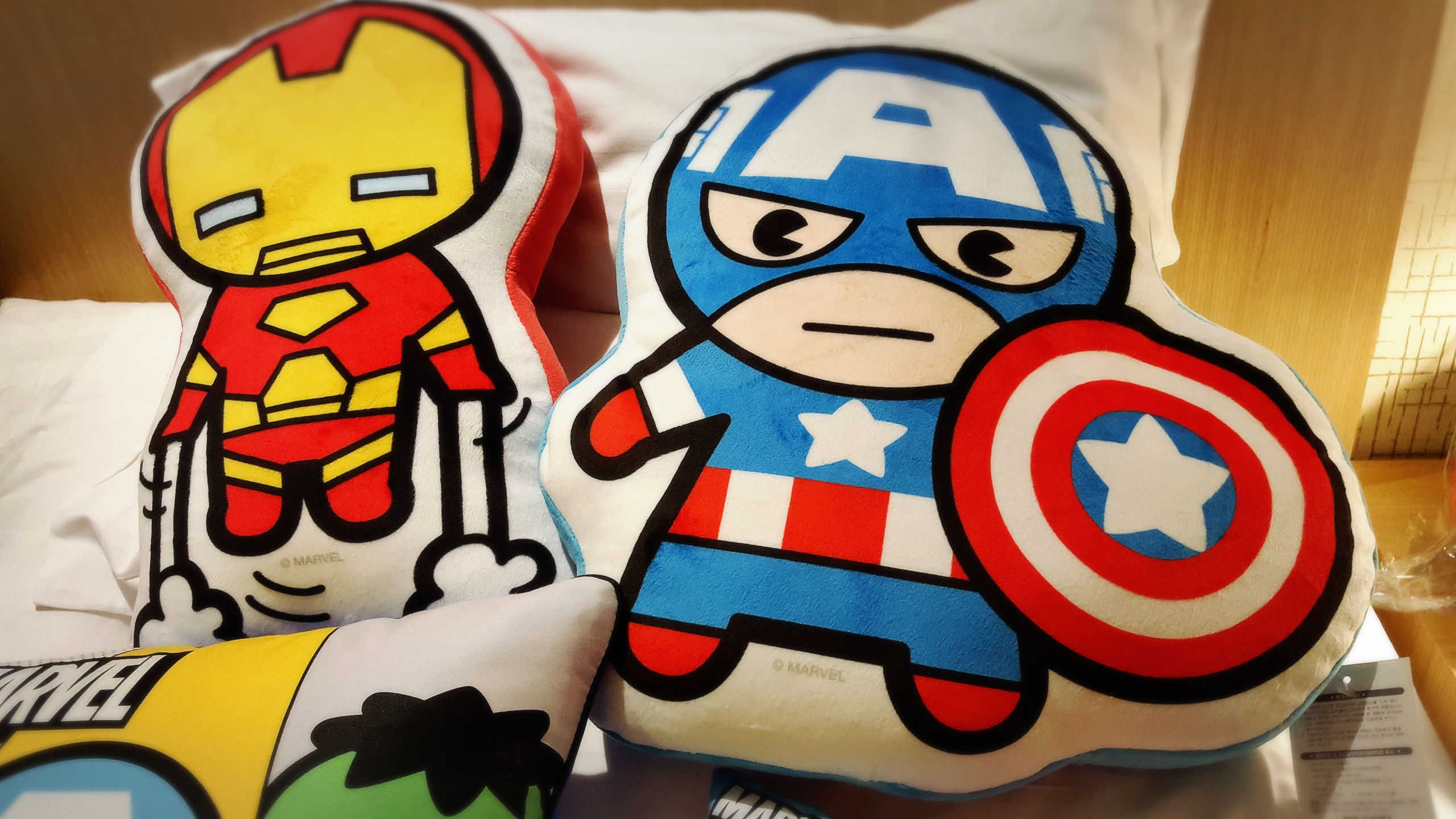 IRON MAN & CAPTAIN AMERICA cushions (set of 2)