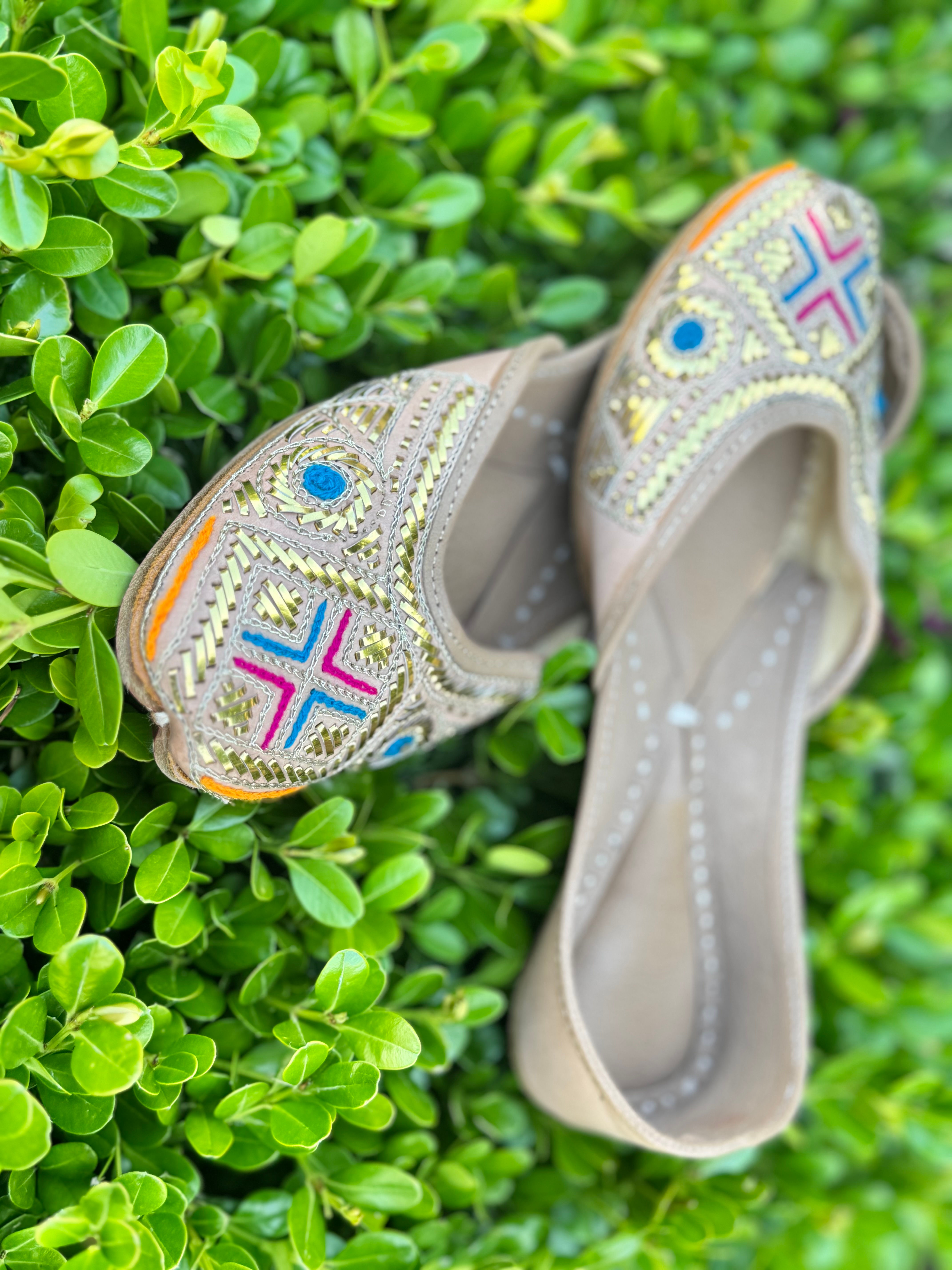 Royal Mirrorwork Jutti