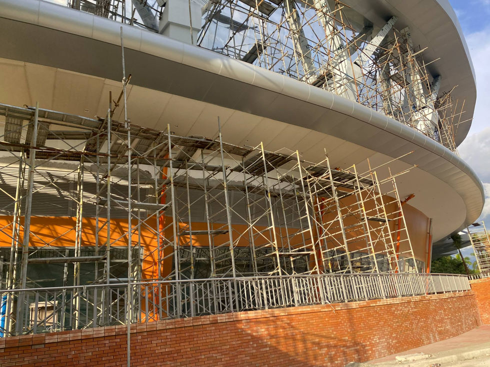 AA2000 scaffolding setup on a construction site