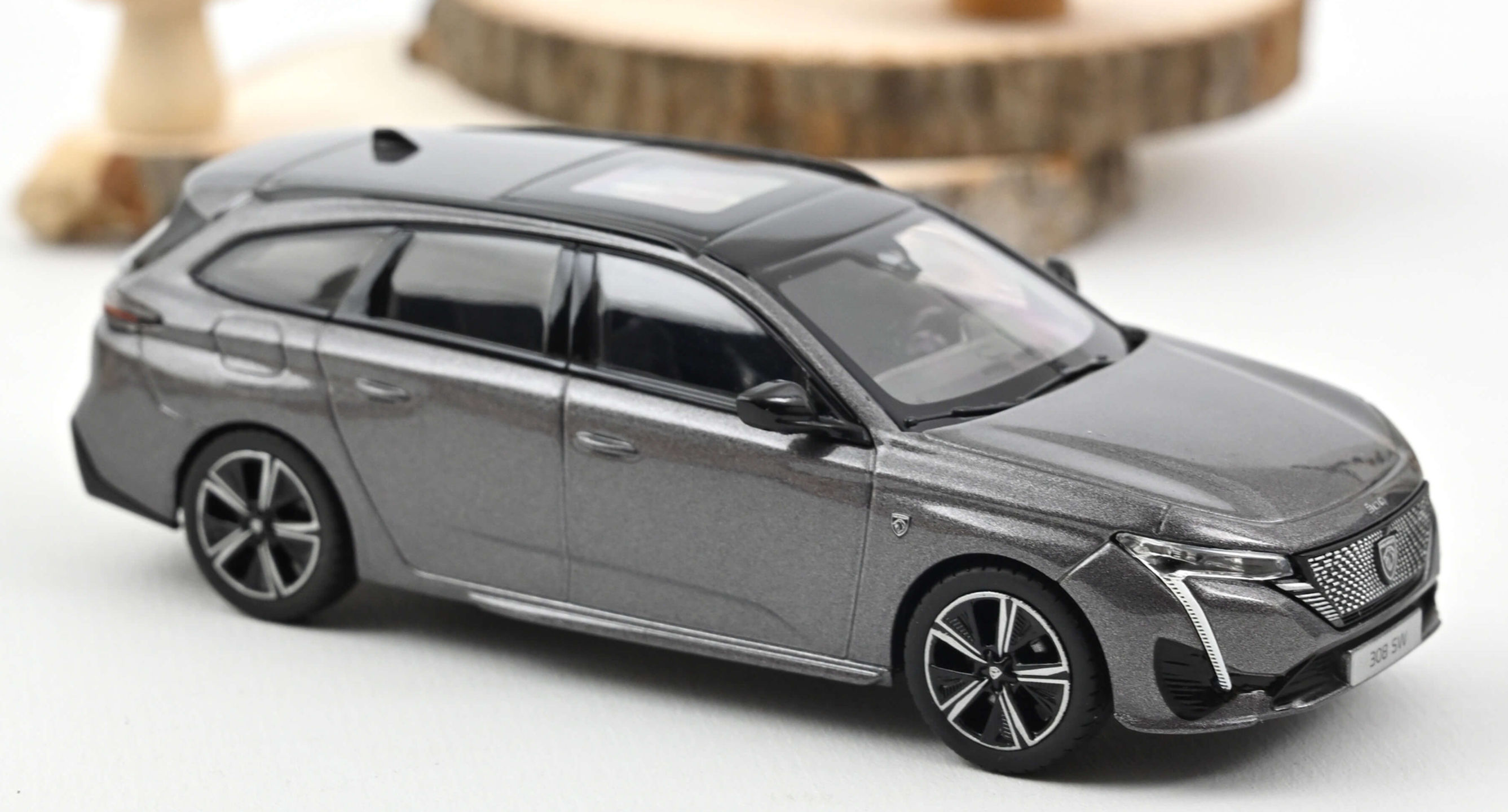 Norev 1/43 - Peugeot 308 SW GT 2021 Platinum Grey