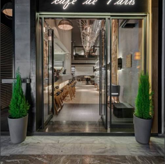 Integrated architectural design and restaurant decoration by Assos Ergo.