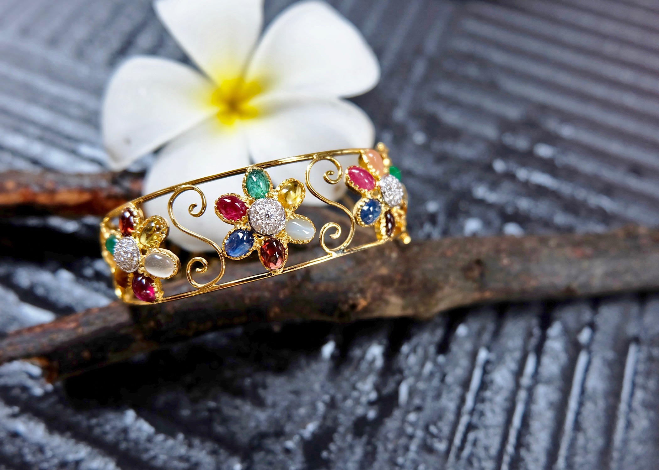 The Color of Gems Flower bracelet