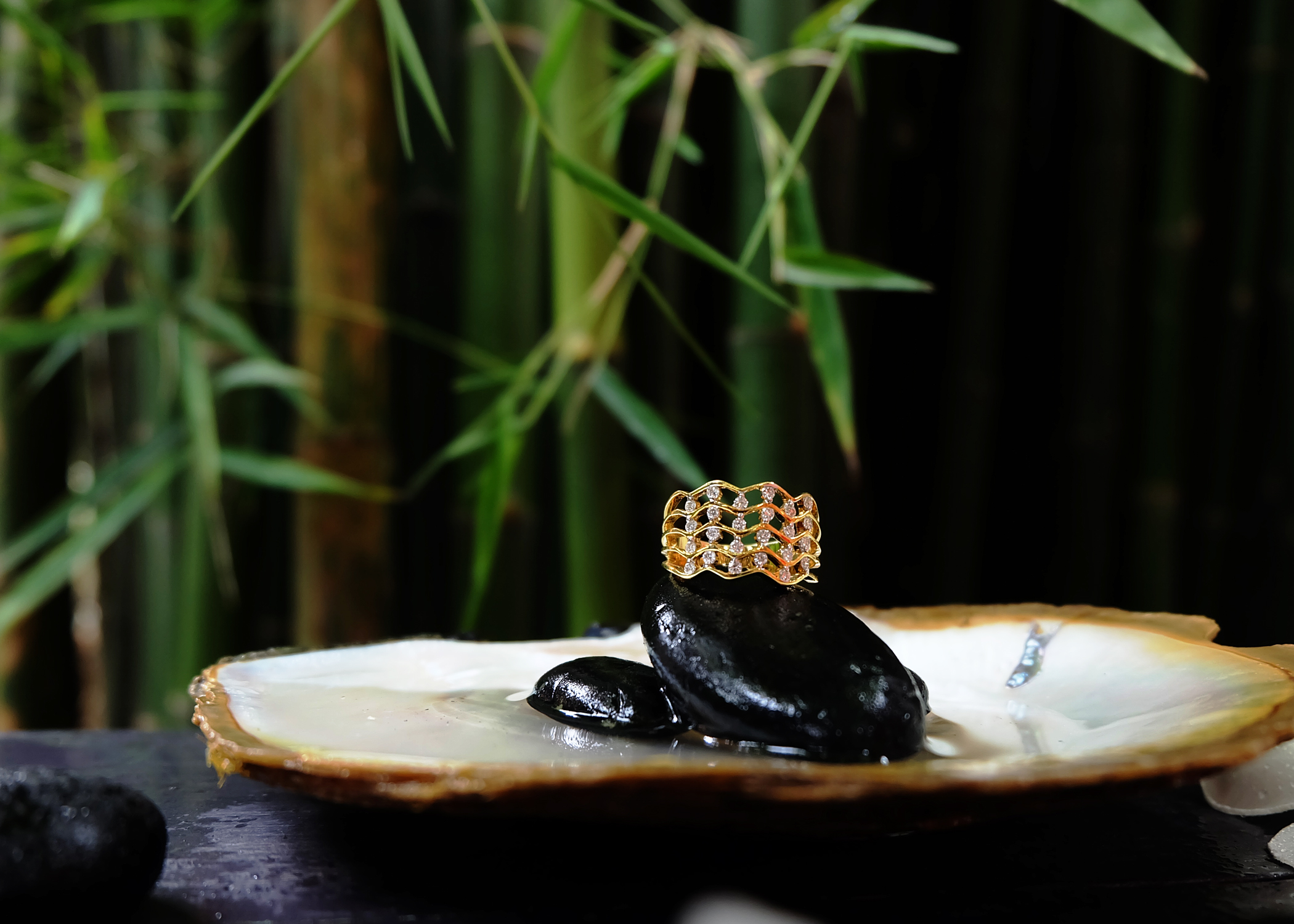 Code GD021: Diamond basket