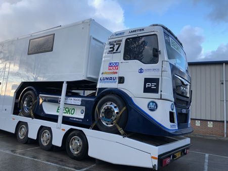 T SPORT RACING – GETTING READY TO RACE