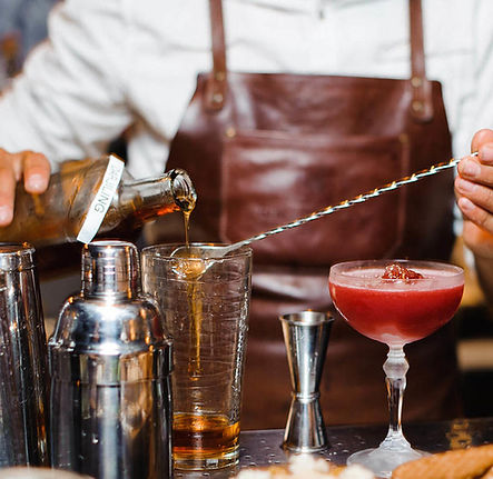 05-bartender-making-cocktail.jpg