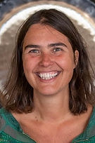 Portret van coach in Apeldoorn, gespecialiseerd in hartcoherentie, ademhaling en stressregulatie