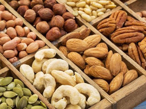 אכלו אגוזים, שקדים ובוטנים