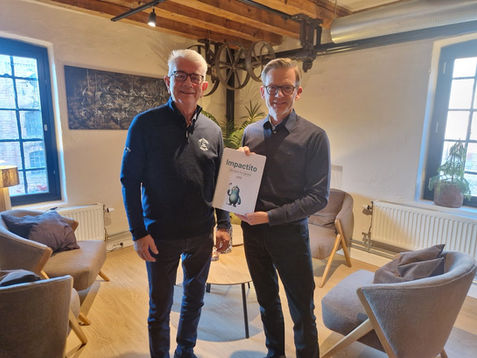 Golf Uno møtte Stortingsrepresentant Tage Pettersen, vi var så heldige å få muligheten til å kunne presentere programmet vårt til han!