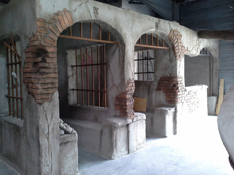 Création artistique en béton sculpté pour espaces publics.