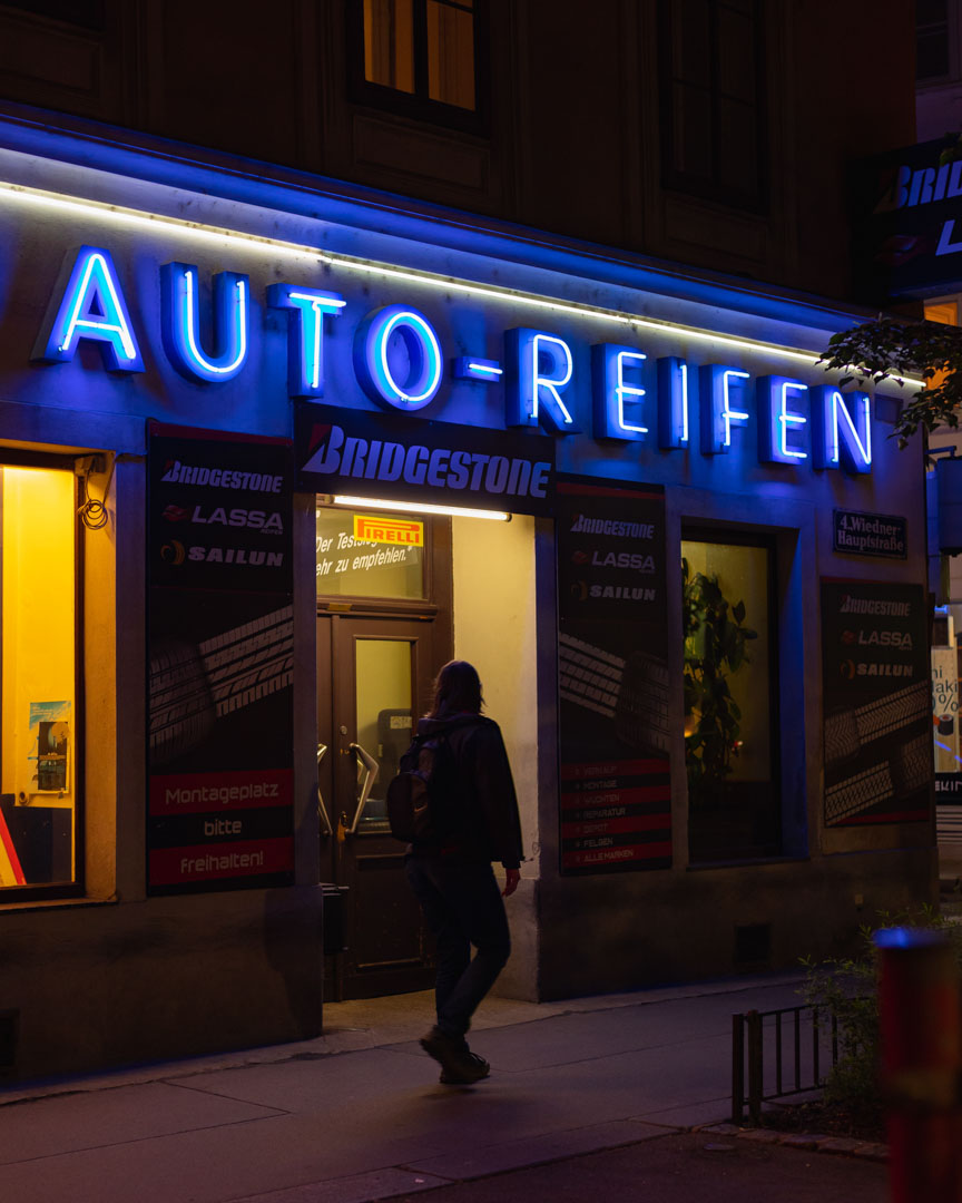 neon signs in vienna