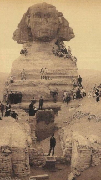 Egyptomania 1920s Art Deco Fashion King Tut Tomb