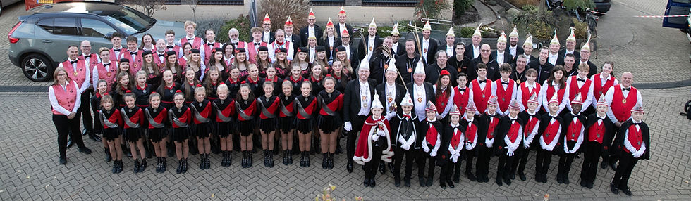 Groepsfoto 2026 CORRECT met canva_edited.jpg