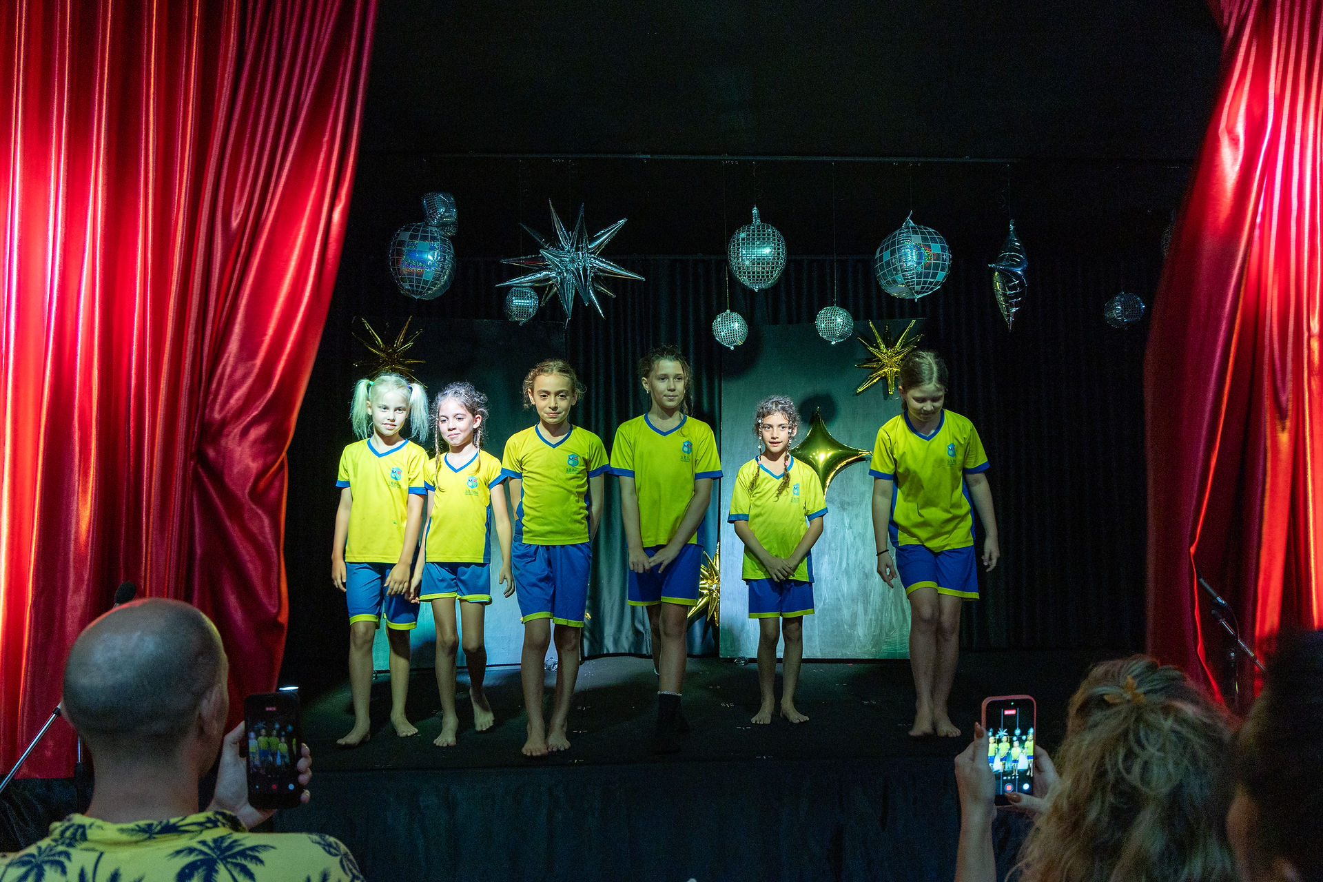 Students performing in Si Ri Panya News Highlights.