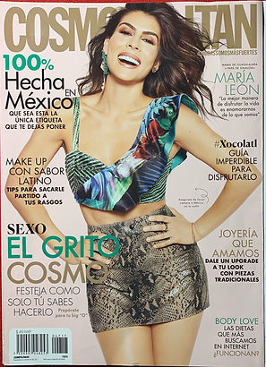 Revista con mujer en la portada
