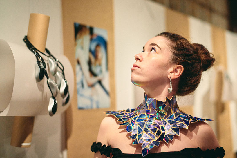 Kintsugi Collier recycled eletronic CDs - byLUDO ecotech