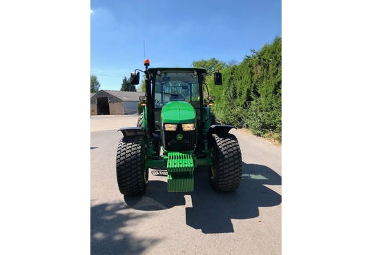 John Deere 5085M