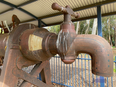 Mundaring Sculpture Park - Mainstream by Hans Arkeveld
