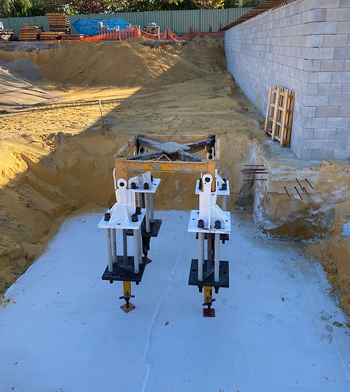 02 - Potain MCT85B Crane Base Feet.JPG