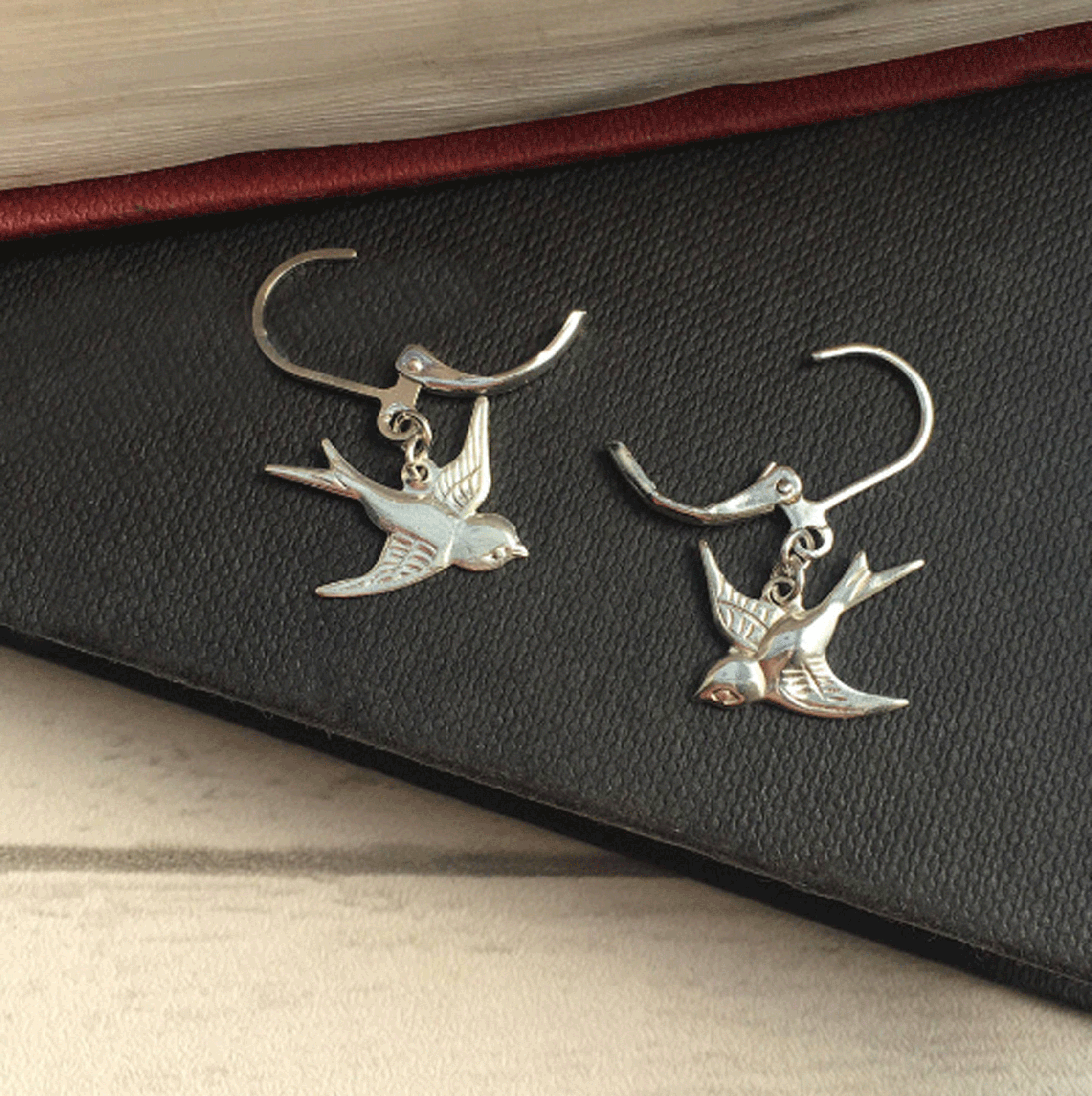silver-swallows4.gif