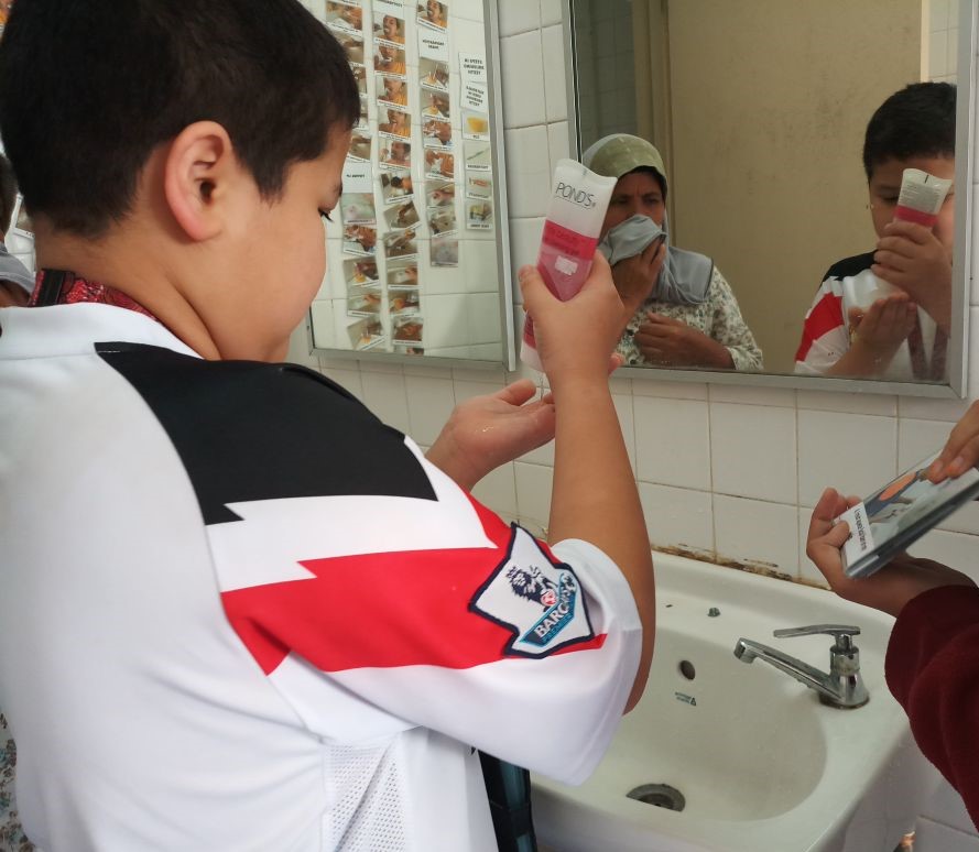 WASHING FACE