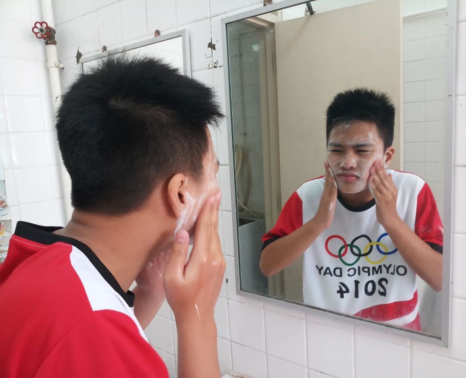 WASHING FACE