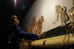 ワヤン・クリット(影絵人形)